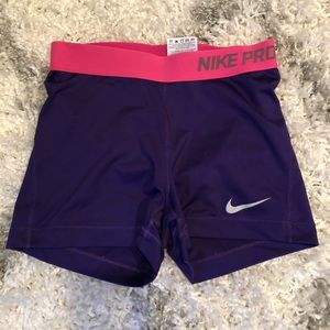 Women’s Nike Pros, size medium!